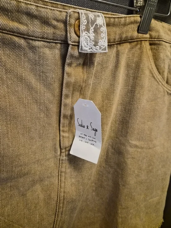 Sadie & Sage Casual Frayed Hem Mini Skirt - Tan Medium - Picture 8 of 8